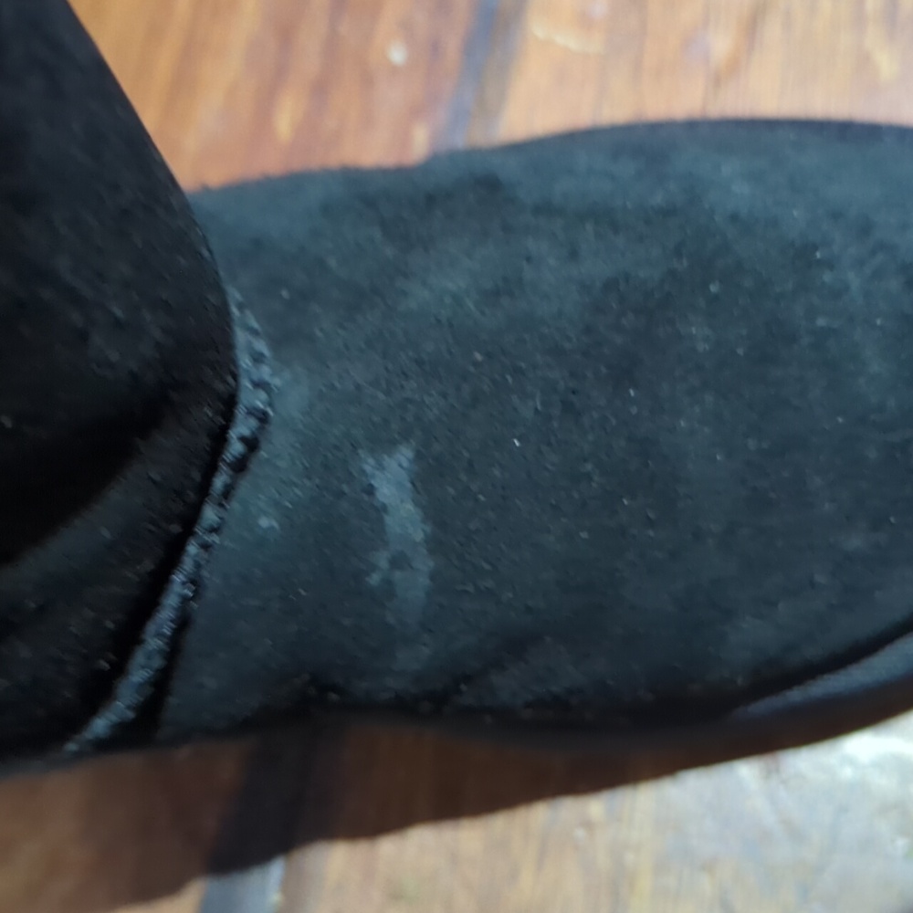 Reg $200 UGG Black Bailey bow diagonal boots size 6 - Picture 9 of 9